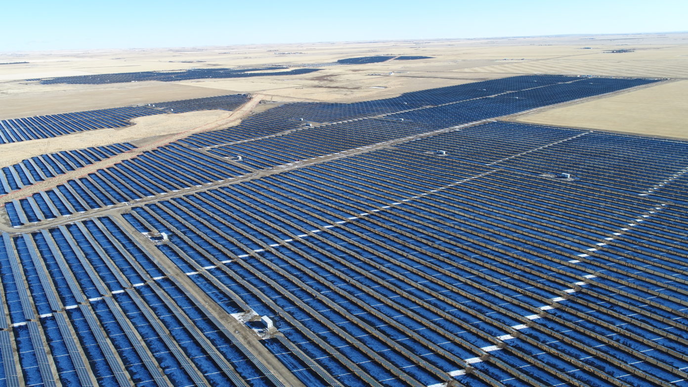 Canada’s Largest Solar Energy Facility Now Operational in Alberta ...